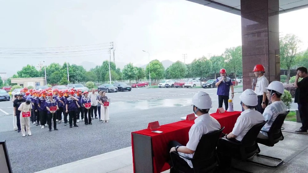 筑牢安全防线!浙江花园新能源成功开展“安全生产月”消防实战演练 筑牢安全防线!浙江花园新能源成功开展“安全生产月”消防实战演练